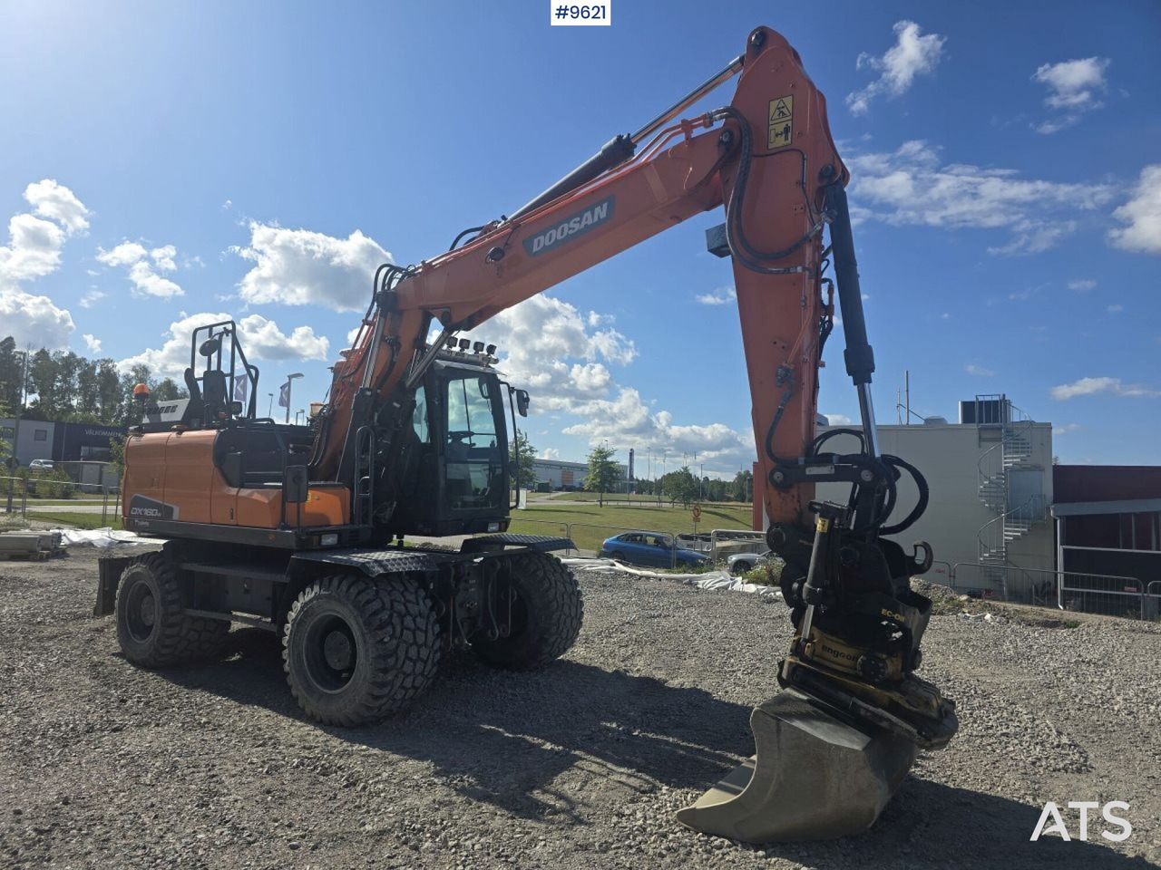 Wheeled Excavator Doosan DX160W with attachment and trailer - 轮式挖掘机:图2 Wheeled Excavator Doosan DX160W with attachment and trailer - 轮式挖掘机:图2