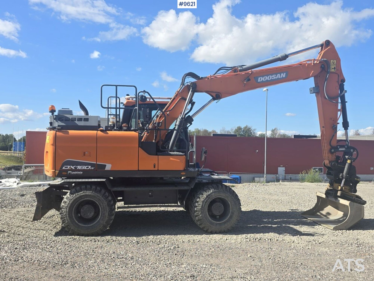 Wheeled Excavator Doosan DX160W with attachment and trailer 租赁 Wheeled Excavator Doosan DX160W with attachment and trailer：图11
