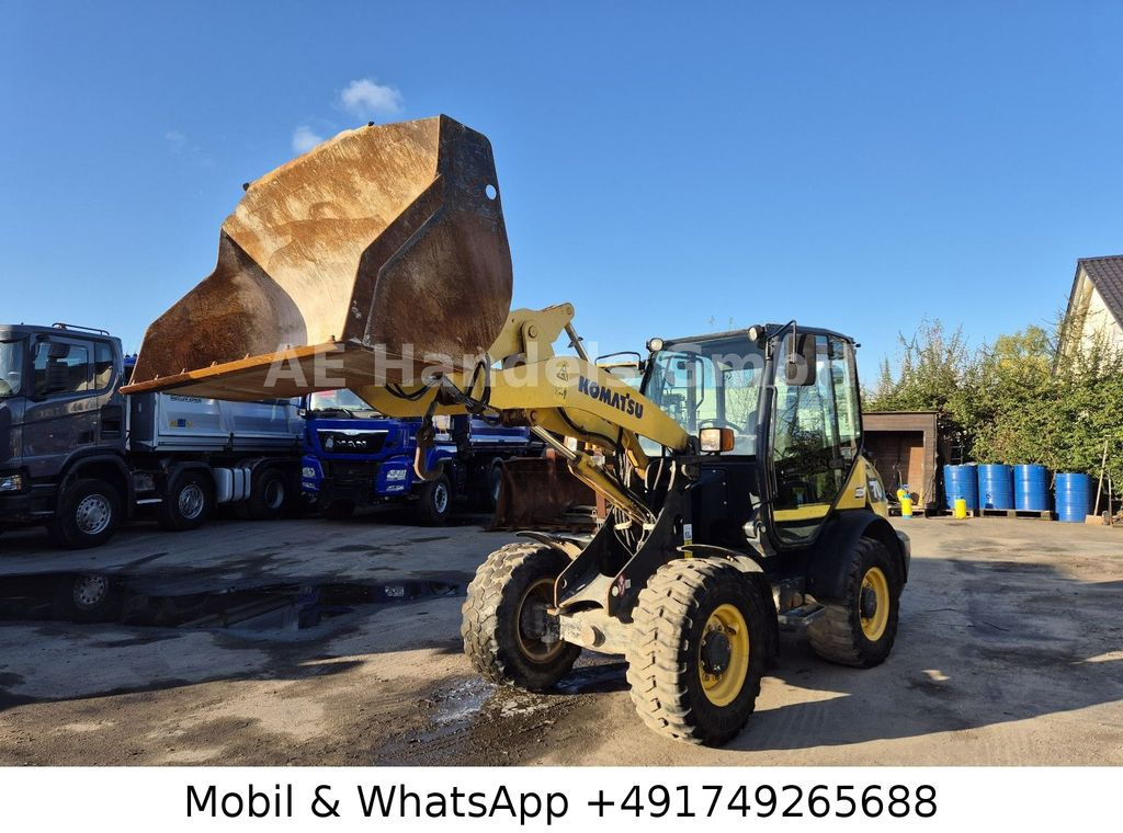 Komatsu WA70-7 *Schaufel-1,5m³/Gabel/Schnellwechsler Komatsu WA70-7 *Schaufel-1,5m³/Gabel/Schnellwechsler - 轮式装载机:图1 Komatsu WA70-7 *Schaufel-1,5m³/Gabel/Schnellwechsler Komatsu WA70-7 *Schaufel-1,5m³/Gabel/Schnellwechsler - 轮式装载机:图1