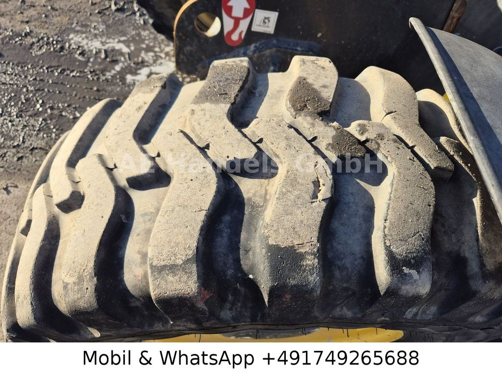 轮式装载机 Komatsu WA70-7 *Schaufel-1,5m³/Gabel/Schnellwechsler：图9