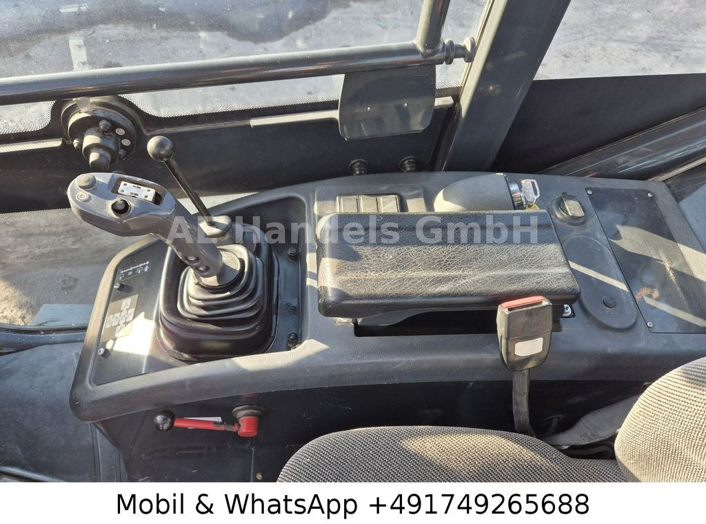 轮式装载机 Komatsu WA70-7 *Schaufel-1,5m³/Gabel/Schnellwechsler：图16