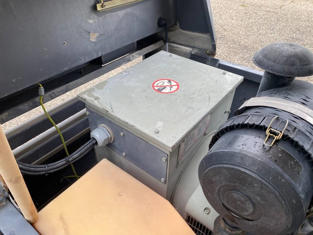 发电机组 Atlas Copco QAX 60 - Carte Grise Françaises endommagé：图14