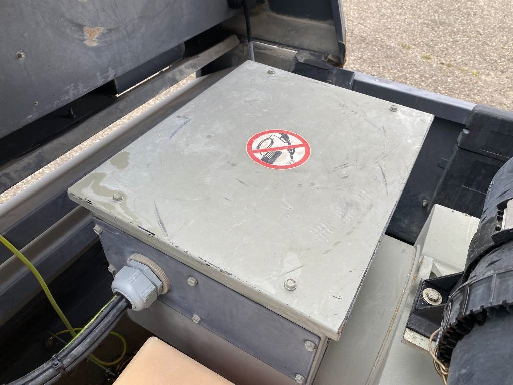 发电机组 Atlas Copco QAX 60 - Carte Grise Françaises endommagé：图32