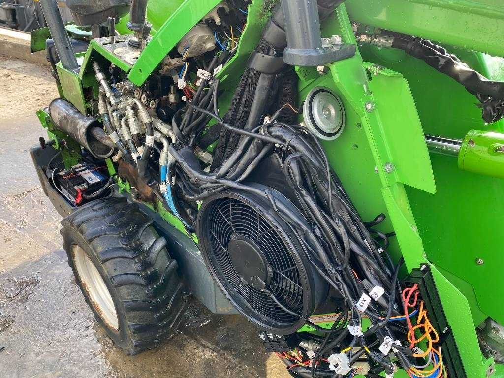 紧凑型装载机 Avant M 528 EIPTT /Certificat CE endommagée:图16 紧凑型装载机 Avant M 528 EIPTT /Certificat CE endommagée:图16