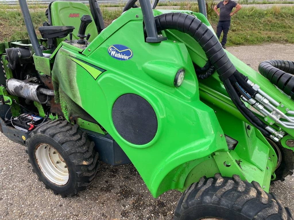 紧凑型装载机 Avant M 528 EIPTT /Certificat CE endommagée:图49 紧凑型装载机 Avant M 528 EIPTT /Certificat CE endommagée:图49