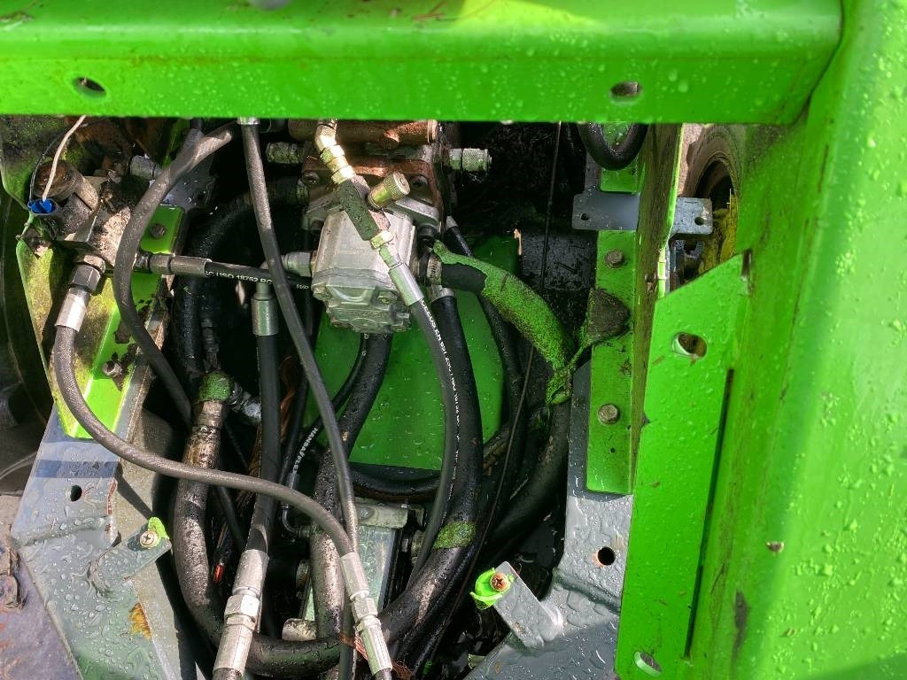 紧凑型装载机 Avant M 528 EIPTT /Certificat CE endommagée:图17 紧凑型装载机 Avant M 528 EIPTT /Certificat CE endommagée:图17