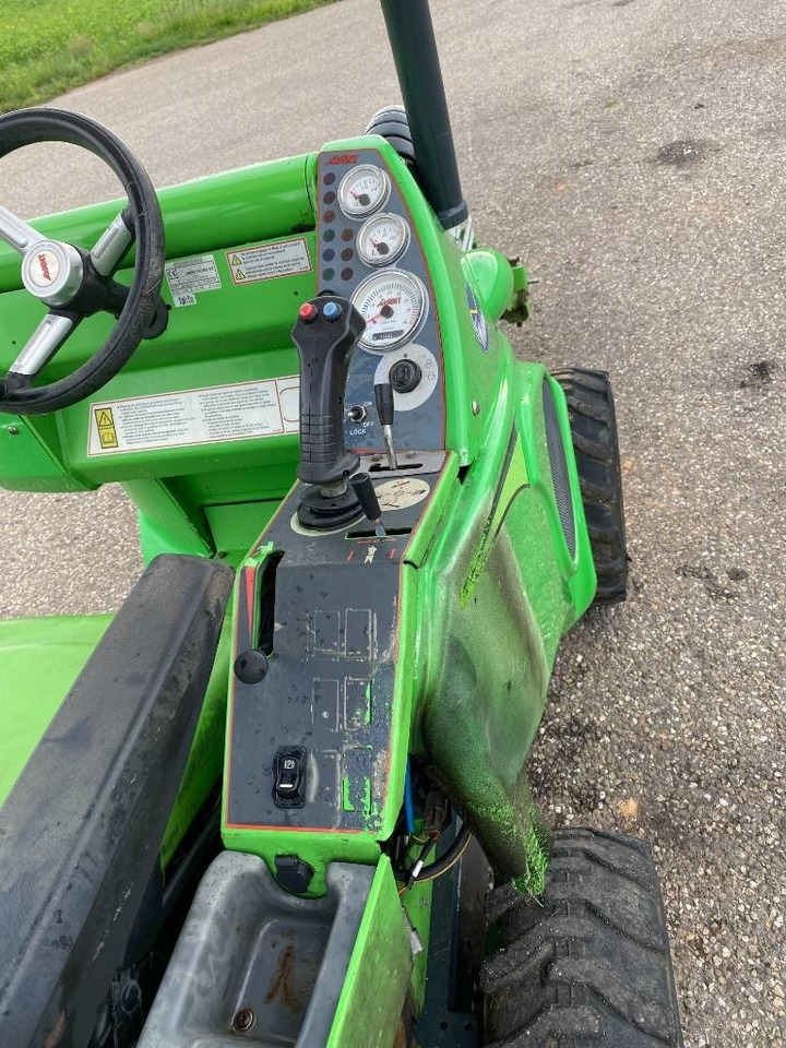 紧凑型装载机 Avant M 528 EIPTT /Certificat CE endommagée:图46 紧凑型装载机 Avant M 528 EIPTT /Certificat CE endommagée:图46