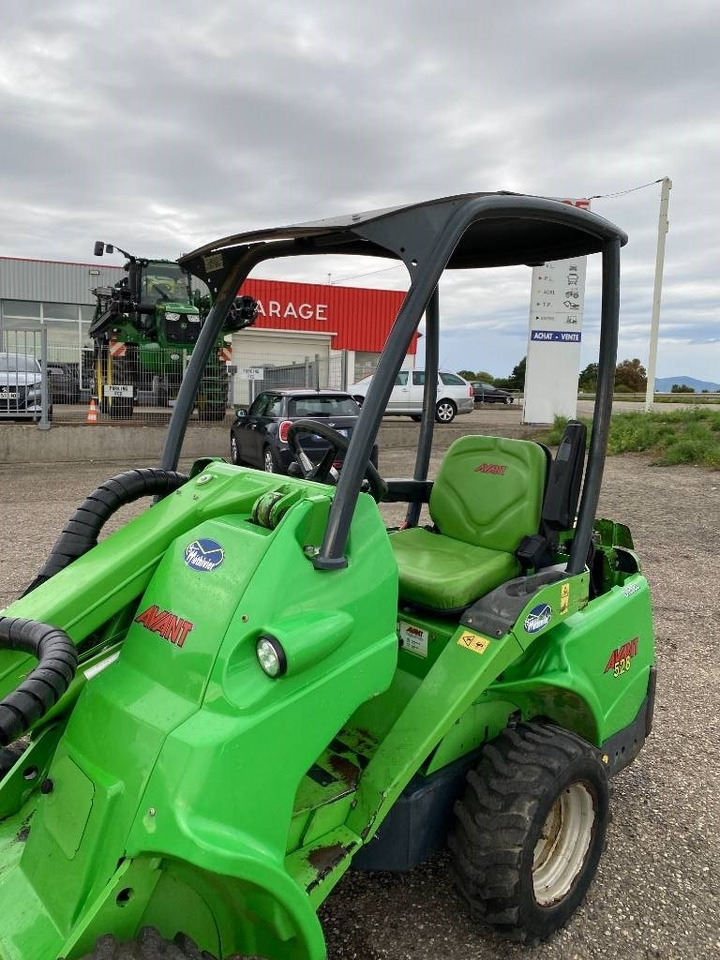 紧凑型装载机 Avant M 528 EIPTT /Certificat CE endommagée:图28 紧凑型装载机 Avant M 528 EIPTT /Certificat CE endommagée:图28