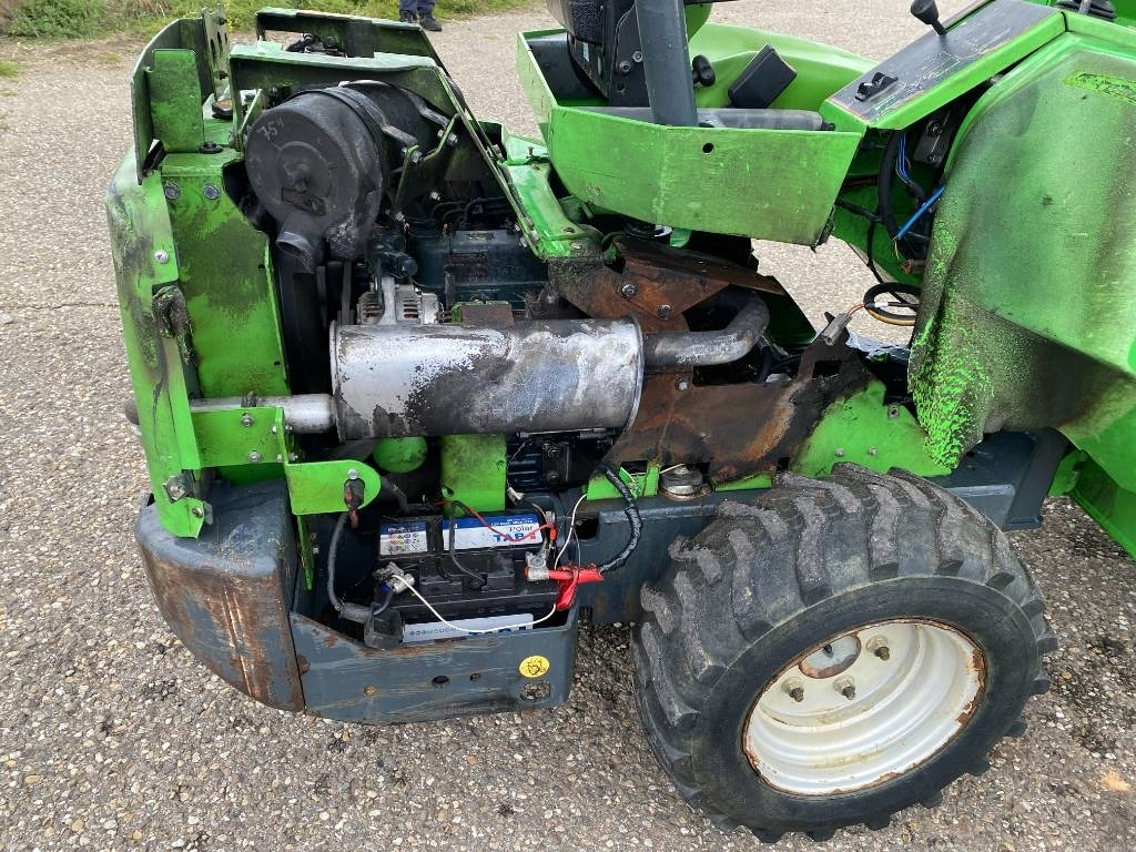 紧凑型装载机 Avant M 528 EIPTT /Certificat CE endommagée:图41 紧凑型装载机 Avant M 528 EIPTT /Certificat CE endommagée:图41