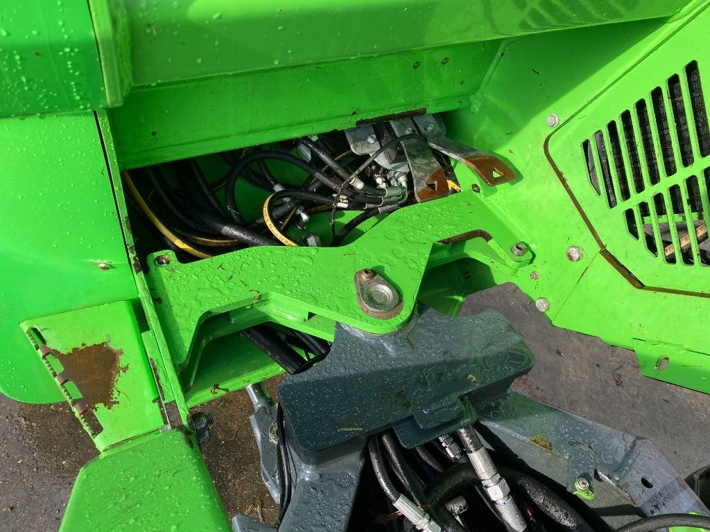 紧凑型装载机 Avant M 528 EIPTT /Certificat CE endommagée:图20 紧凑型装载机 Avant M 528 EIPTT /Certificat CE endommagée:图20