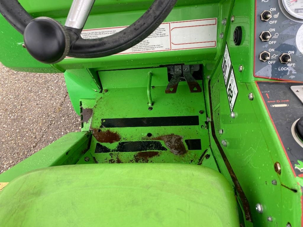 紧凑型装载机 Avant M 528 EIPTT /Certificat CE endommagée:图45 紧凑型装载机 Avant M 528 EIPTT /Certificat CE endommagée:图45