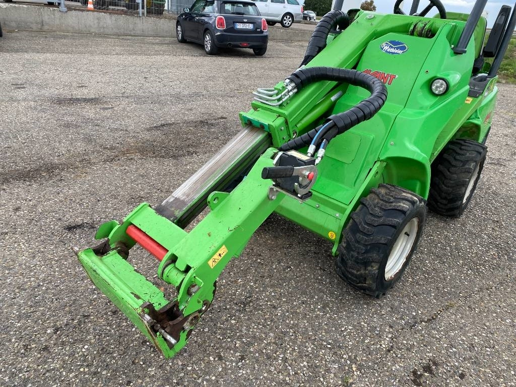 紧凑型装载机 Avant M 528 EIPTT /Certificat CE endommagée:图23 紧凑型装载机 Avant M 528 EIPTT /Certificat CE endommagée:图23