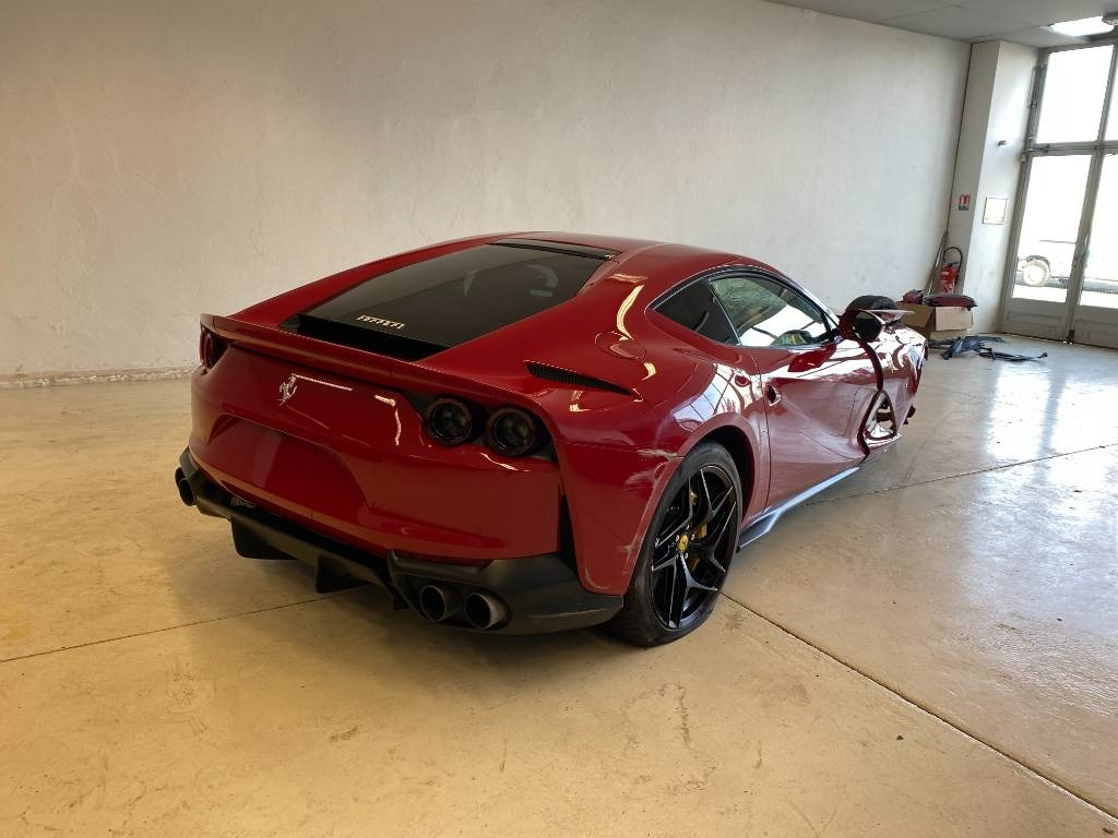 Ferrari 812 SUPERFAST / ROSSO 70ANNI endommagé - 汽车:图5 Ferrari 812 SUPERFAST / ROSSO 70ANNI endommagé - 汽车:图5