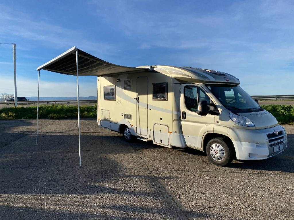 Fiat BURSTNER Privilège T615-DUCATO 130 M/Jet endommagé - 半集成房车:图4 Fiat BURSTNER Privilège T615-DUCATO 130 M/Jet endommagé - 半集成房车:图4