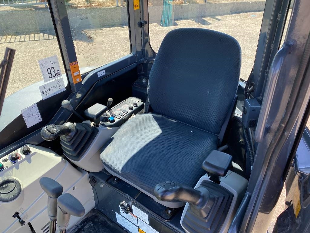 小型挖掘机 Kobelco SK28SR-6E 1er Main Origine Française endommagée：图25