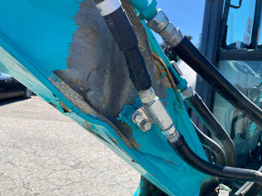 小型挖掘机 Kobelco SK28SR-6E 1er Main Origine Française endommagée：图10