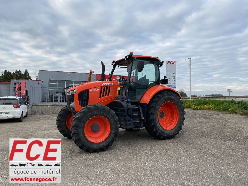 Kubota M6121 Carte Grise Française endommagé  - 拖拉机:图1 Kubota M6121 Carte Grise Française endommagé  - 拖拉机:图1