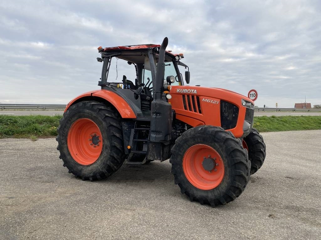Kubota M6121 Carte Grise Française endommagé  - 拖拉机:图3 Kubota M6121 Carte Grise Française endommagé  - 拖拉机:图3