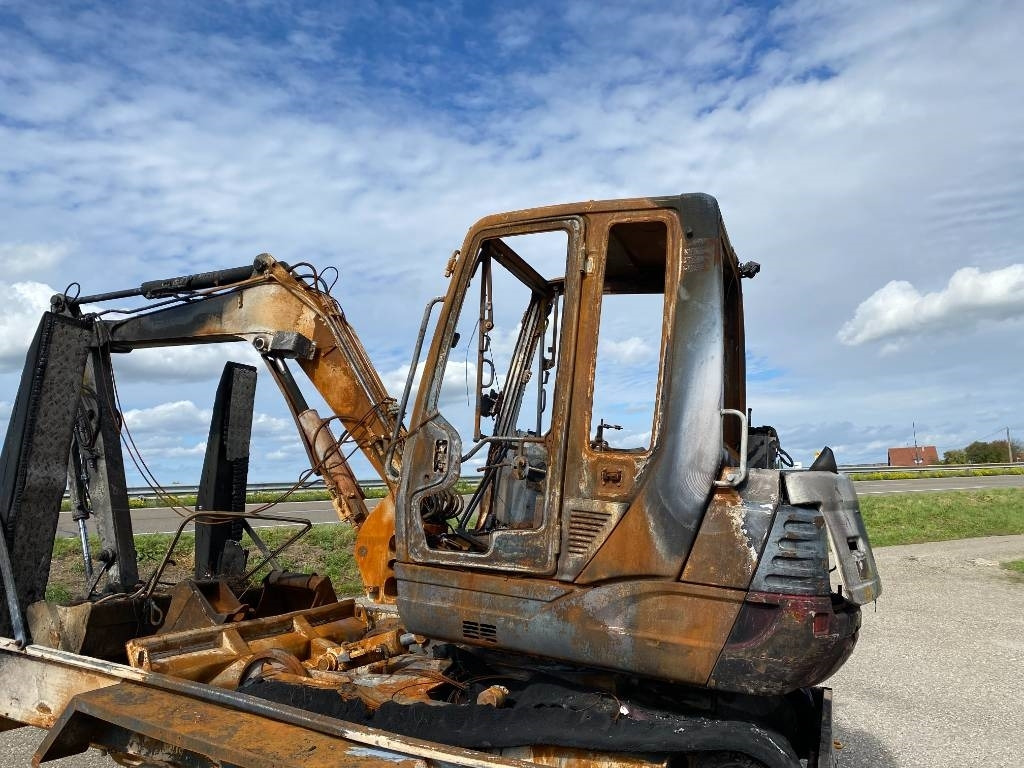 Takeuchi TB 250 + Brise roche et Godets endommagée - 小型挖掘机:图3 Takeuchi TB 250 + Brise roche et Godets endommagée - 小型挖掘机:图3