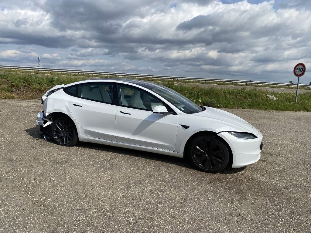 Tesla MODEL 3 5YJ3 Carte Grise Française endommagée - 汽车:图3 Tesla MODEL 3 5YJ3 Carte Grise Française endommagée - 汽车:图3