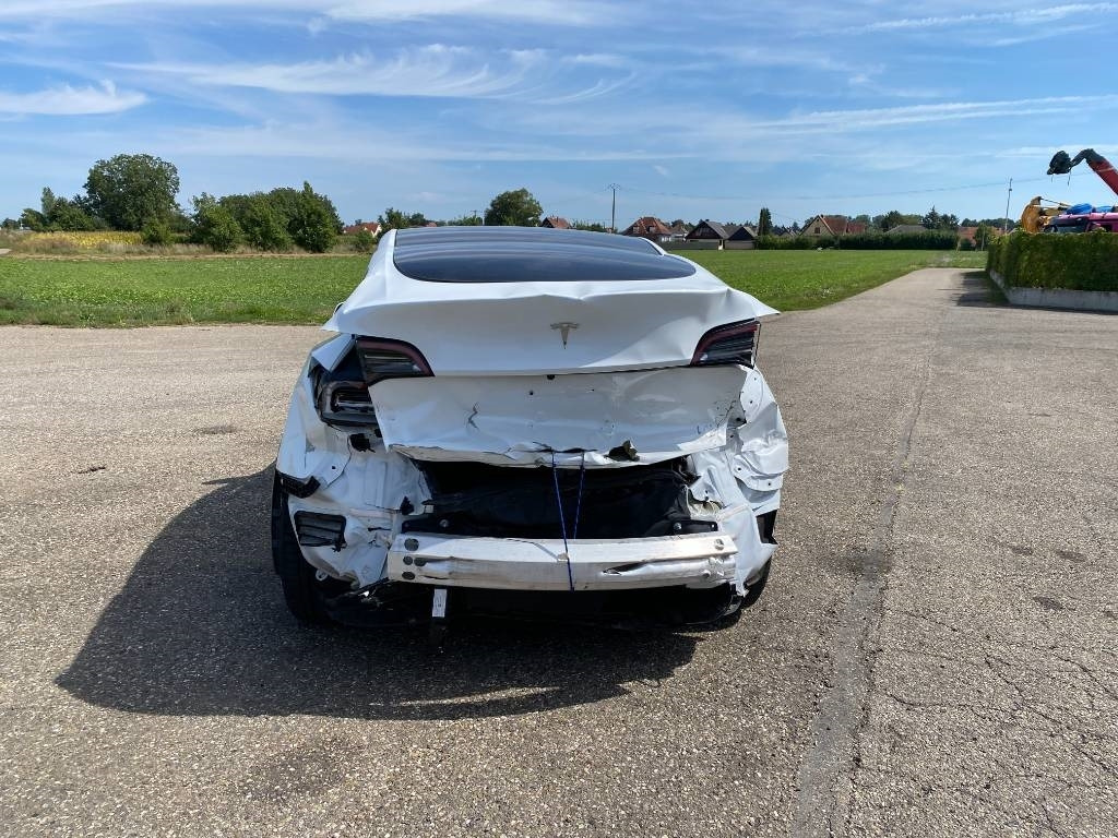 Tesla Model Y RWD / Origine Française endommagée - 汽车:图5 Tesla Model Y RWD / Origine Française endommagée - 汽车:图5