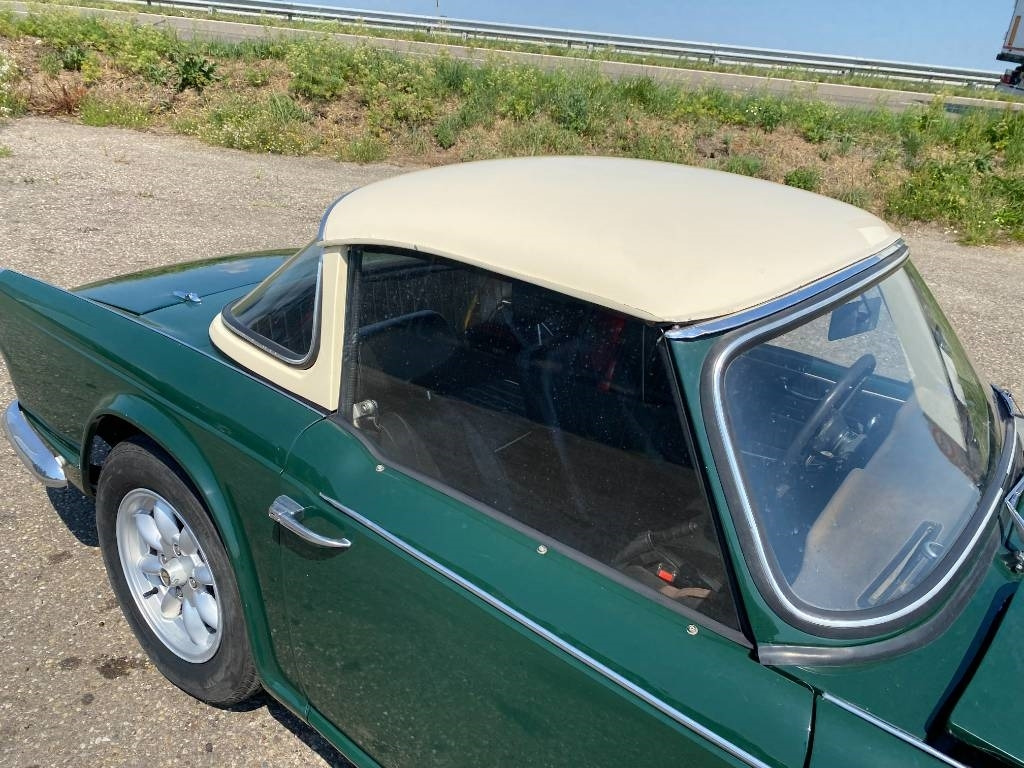 汽车 Triumph TR4-A + Hard Top / OldTimer endommagé:图50 汽车 Triumph TR4-A + Hard Top / OldTimer endommagé:图50