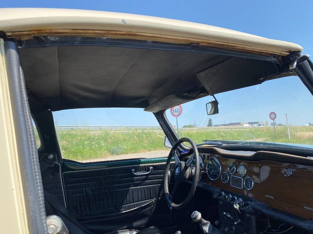 汽车 Triumph TR4-A + Hard Top / OldTimer endommagé:图49 汽车 Triumph TR4-A + Hard Top / OldTimer endommagé:图49