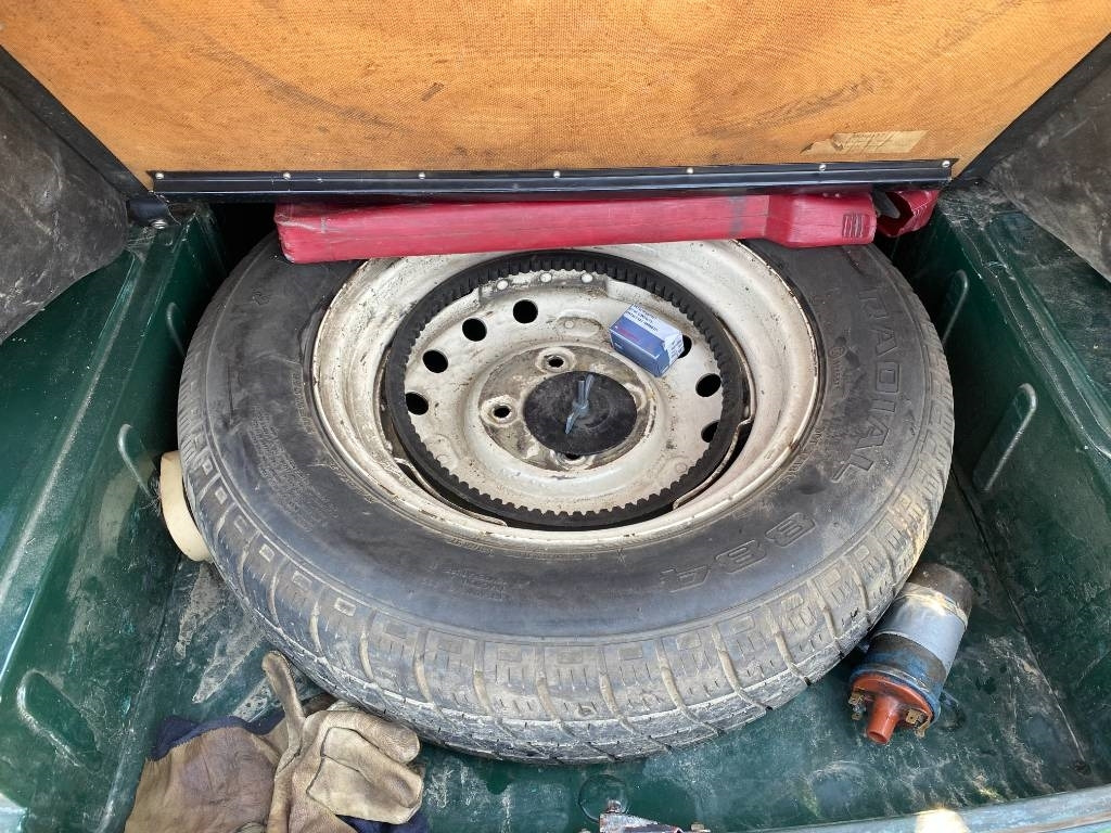 汽车 Triumph TR4-A + Hard Top / OldTimer endommagé:图35 汽车 Triumph TR4-A + Hard Top / OldTimer endommagé:图35