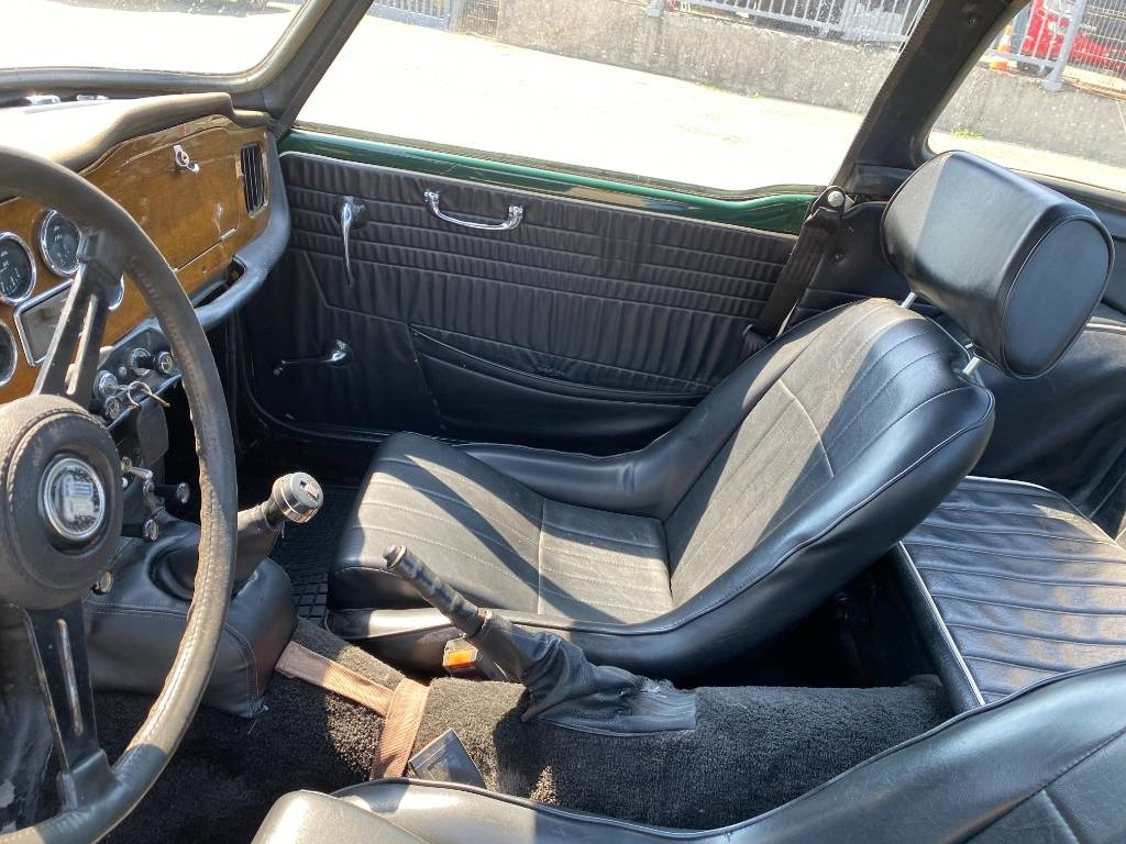 汽车 Triumph TR4-A + Hard Top / OldTimer endommagé:图16 汽车 Triumph TR4-A + Hard Top / OldTimer endommagé:图16