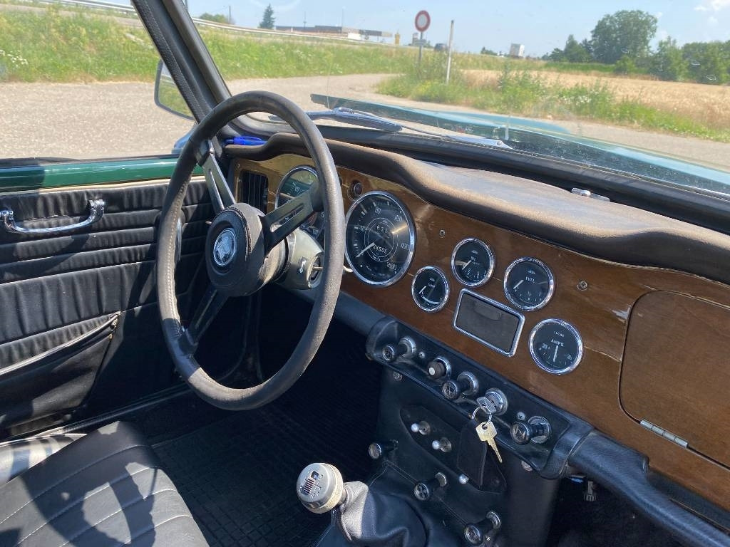 汽车 Triumph TR4-A + Hard Top / OldTimer endommagé:图47 汽车 Triumph TR4-A + Hard Top / OldTimer endommagé:图47