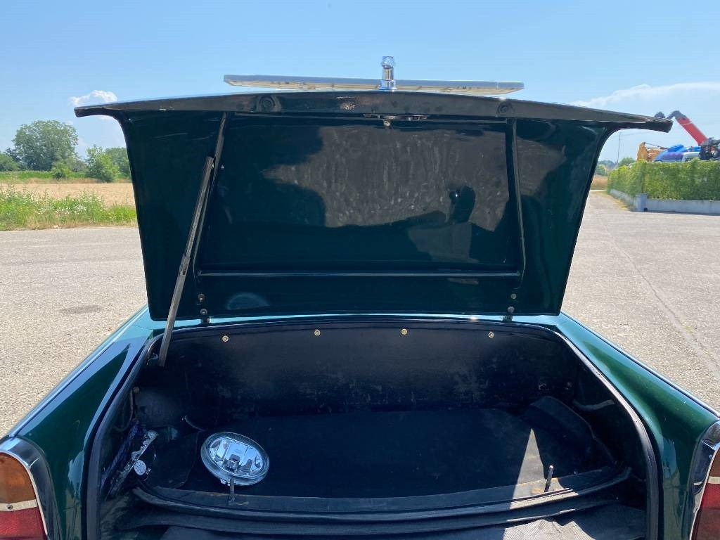 汽车 Triumph TR4-A + Hard Top / OldTimer endommagé:图36 汽车 Triumph TR4-A + Hard Top / OldTimer endommagé:图36