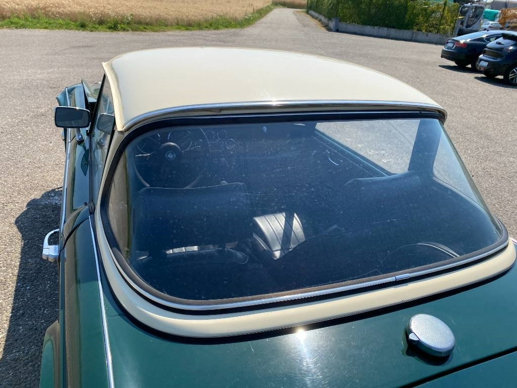 汽车 Triumph TR4-A + Hard Top / OldTimer endommagé:图30 汽车 Triumph TR4-A + Hard Top / OldTimer endommagé:图30