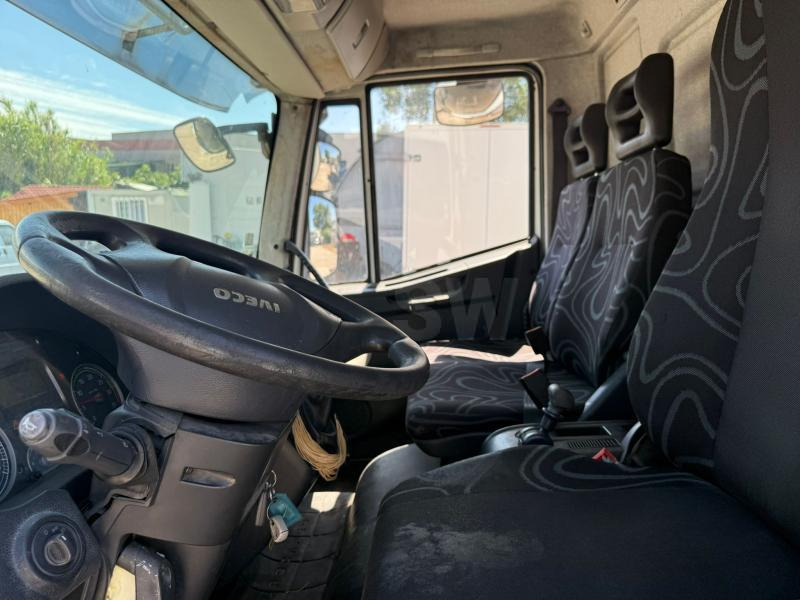 Iveco 120E22 CAISSE FRIGO HAYON - 冷藏车:图4 Iveco 120E22 CAISSE FRIGO HAYON - 冷藏车:图4