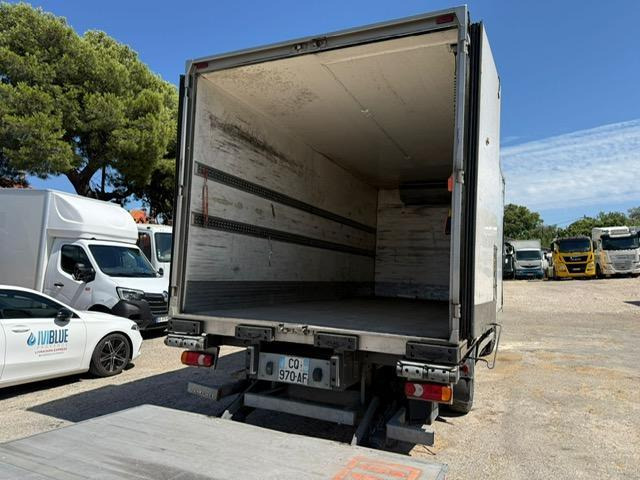Iveco 120E22 CAISSE FRIGO HAYON - 冷藏车:图2 Iveco 120E22 CAISSE FRIGO HAYON - 冷藏车:图2