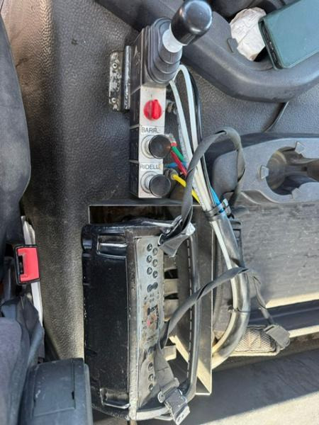 Mercedes AROCS 3243 BI-BENNE GRUE - 翻斗车, 起重车:图5 Mercedes AROCS 3243 BI-BENNE GRUE - 翻斗车, 起重车:图5