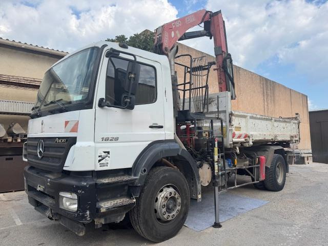 Mercedes AXOR 1828 BENNE GRUE FASSI - 翻斗车, 起重车:图1 Mercedes AXOR 1828 BENNE GRUE FASSI - 翻斗车, 起重车:图1