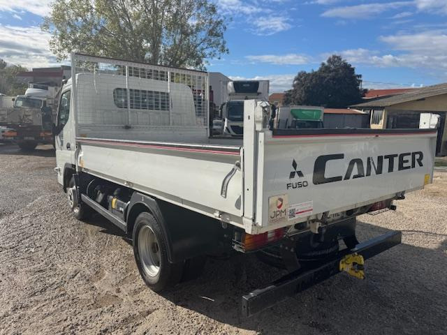 Mitsubishi Fuso CANTER 35C13 BENNE ARRIERE - 翻斗货车:图4 Mitsubishi Fuso CANTER 35C13 BENNE ARRIERE - 翻斗货车:图4