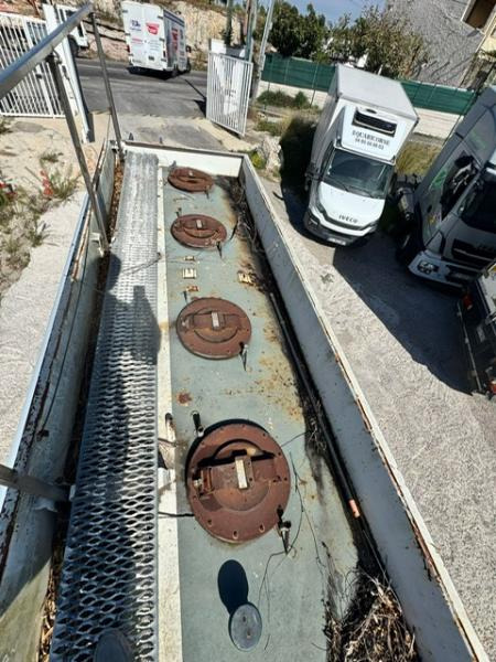 Renault MIDLUM 210 CITERNE MERCERON 11000 L 4 COMPARTIMENTS - 罐车:图4 Renault MIDLUM 210 CITERNE MERCERON 11000 L 4 COMPARTIMENTS - 罐车:图4