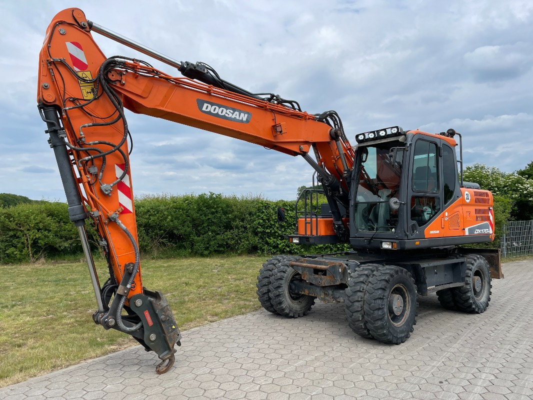 Doosan DX170W-5 - 移动式起重机:图1 Doosan DX170W-5 - 移动式起重机:图1