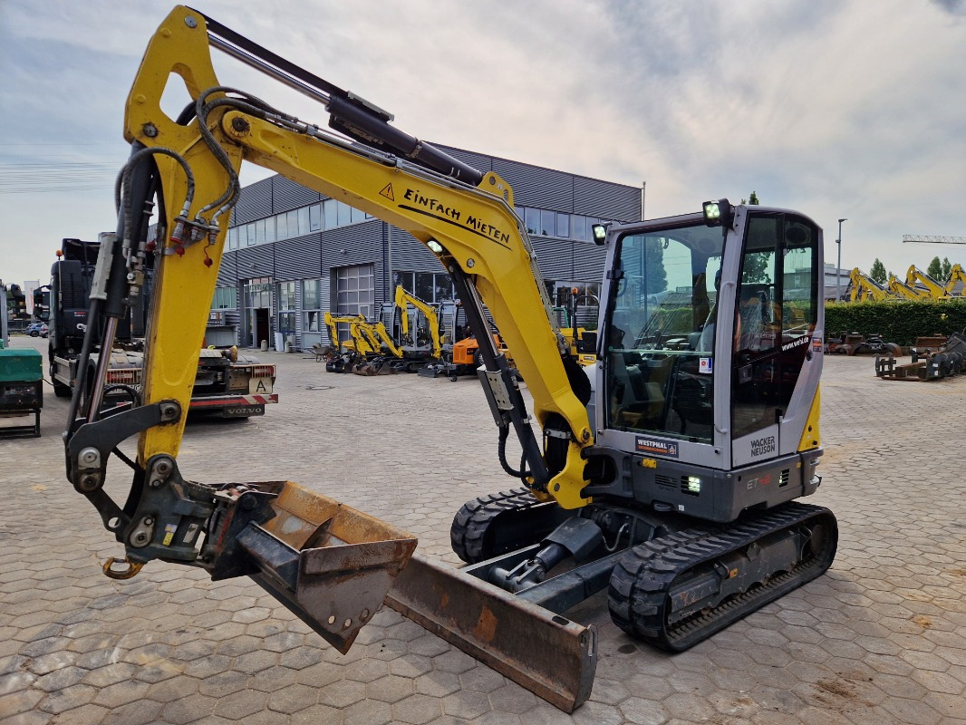 Neuson ET42 - 小型挖掘机:图1 Neuson ET42 - 小型挖掘机:图1