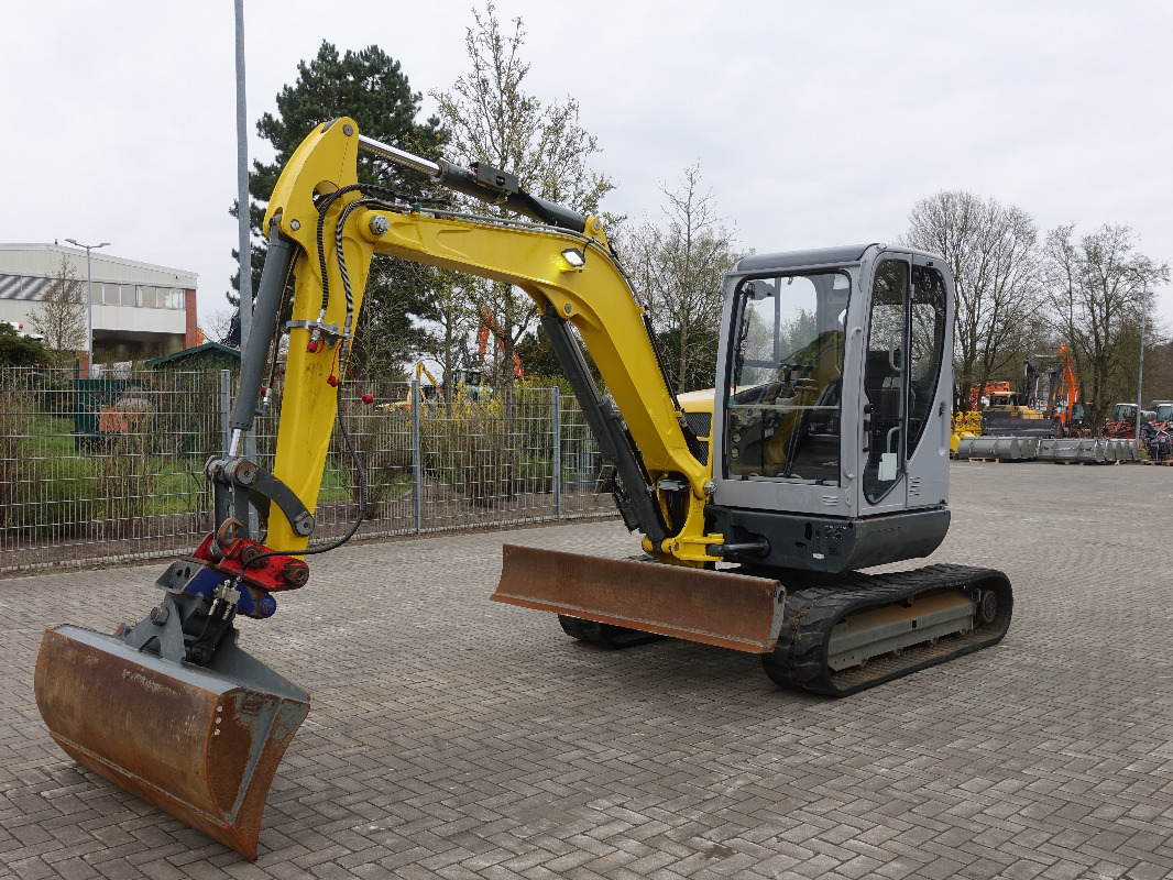 小型挖掘机 Neuson EZ53：图1