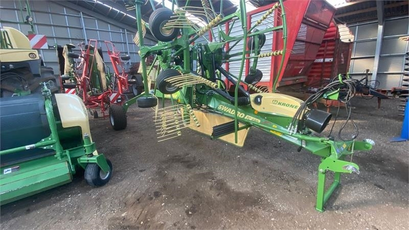 Krone SWADRO TC880 rive Plus - 翻草机/ 搂草机:图1 Krone SWADRO TC880 rive Plus - 翻草机/ 搂草机:图1