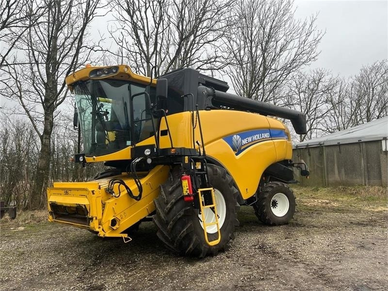 New Holland CX 6090 - 联合收割机:图2 New Holland CX 6090 - 联合收割机:图2