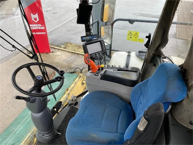 New Holland FR9080 med pick-up - 饲料收割机:图5 New Holland FR9080 med pick-up - 饲料收割机:图5
