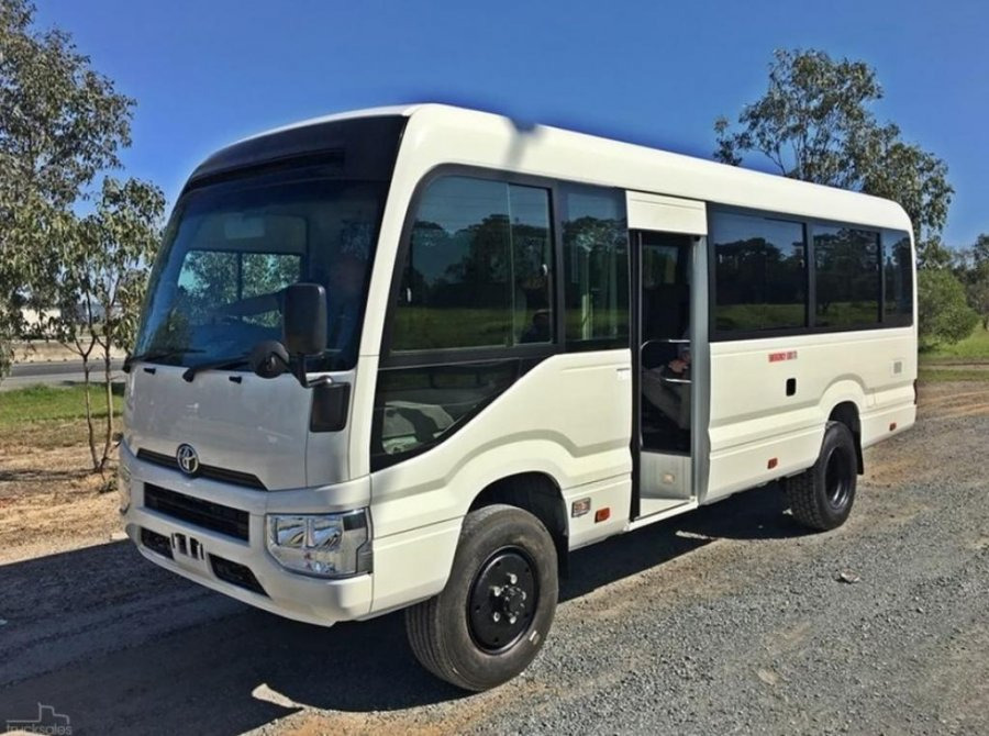 Toyota Coaster 23 SEATS 4x4 4.2L Diesel Manual - 郊区巴士:图1 Toyota Coaster 23 SEATS 4x4 4.2L Diesel Manual - 郊区巴士:图1