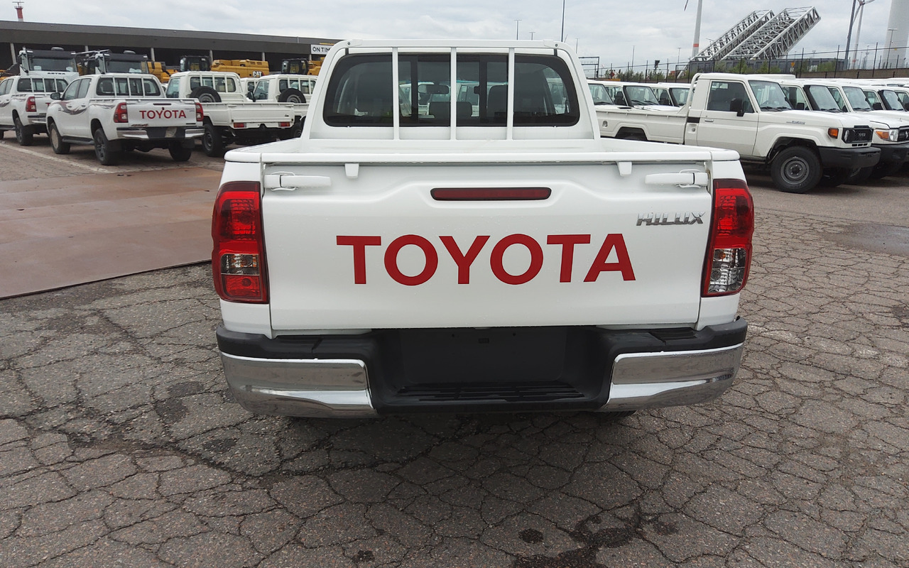 Toyota Hilux / Revo Pick-up double cabin pack security 2.4L Turbo Diesel Manual - 皮卡车:图5 Toyota Hilux / Revo Pick-up double cabin pack security 2.4L Turbo Diesel Manual - 皮卡车:图5