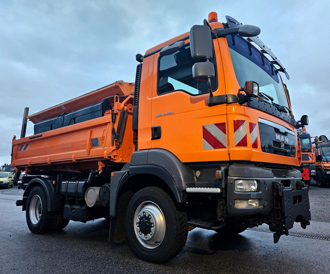 MAN TGM 13.250 4x4 Euro5 Winterdienst - 翻斗车:图1 MAN TGM 13.250 4x4 Euro5 Winterdienst - 翻斗车:图1