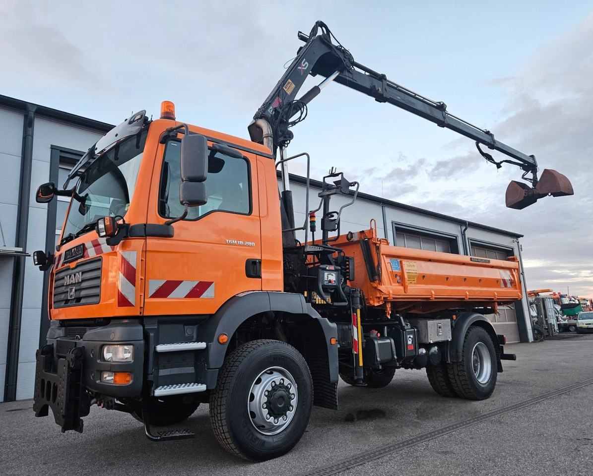 MAN TGM 18.280 4x4 HIAB 111-3 Funk Kran Winterdienst - 翻斗车, 起重车:图1 MAN TGM 18.280 4x4 HIAB 111-3 Funk Kran Winterdienst - 翻斗车, 起重车:图1