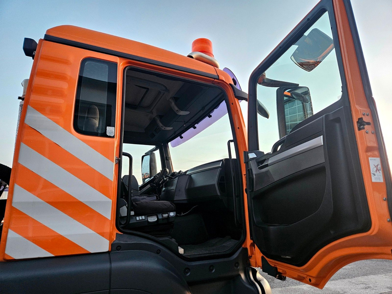 吊钩升降车, 起重车 MAN TGS 28.400 6x4-4 BL Palfinger PK12002 Kran Euro5：图15