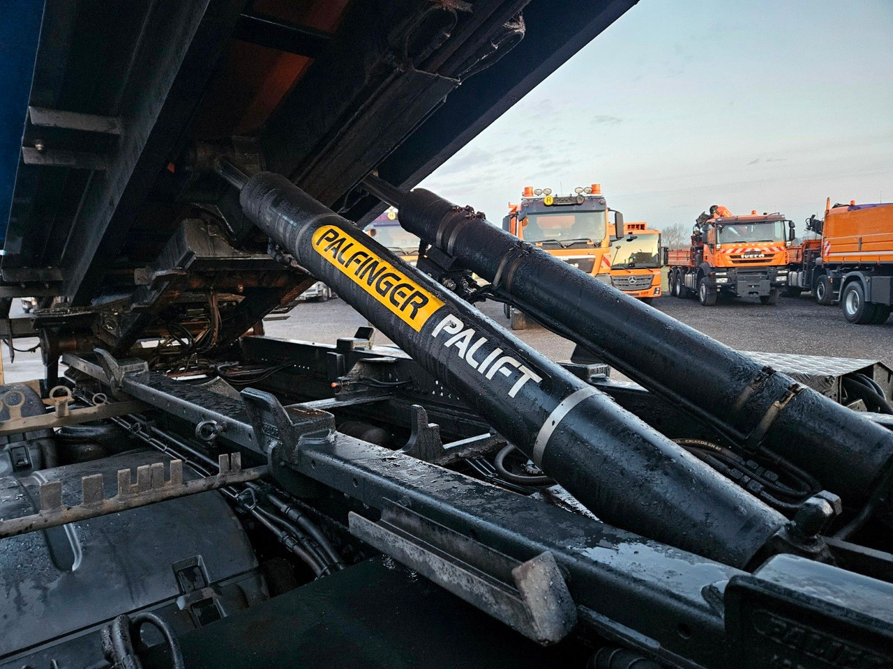 吊钩升降车, 起重车 MAN TGS 28.400 6x4-4 BL Palfinger PK12002 Kran Euro5：图21